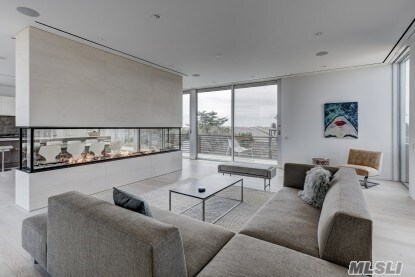 Foto del edificio - 242 Marine Blvd