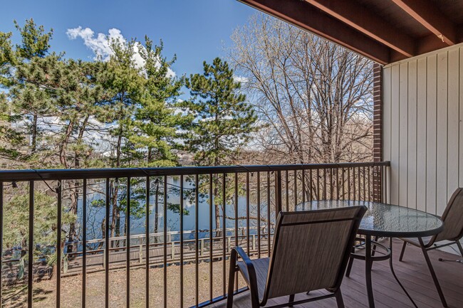 Porch overlooking Wolfe Lake - 4860 Park Commons Dr