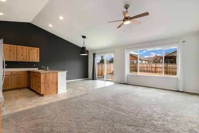 Foto del edificio - Fantastic Loveland Location with 5 Bedroom...