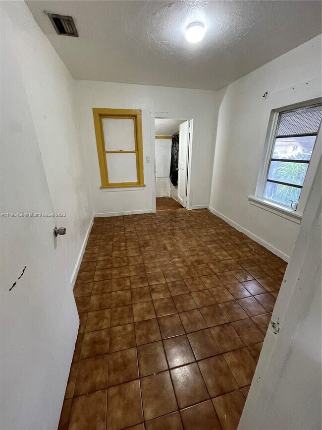 Building Photo - 3173 SW 23rd Terrace