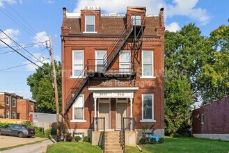 Building Photo - 3021 Iowa Ave