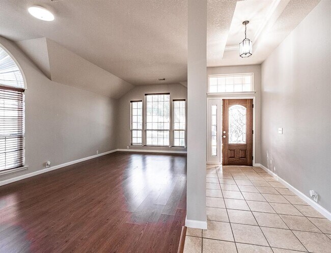 Foto del edificio - 11735 Berkway Trail