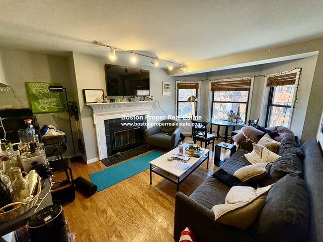 Building Photo - 50 Saint Stephen St