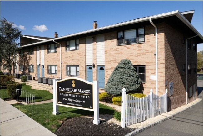 Building Photo - Cambridge Manor: In-Unit Washer & Dryer, H...