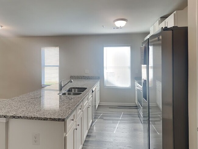 Foto del edificio - 1048 Wedgewood Ct NE