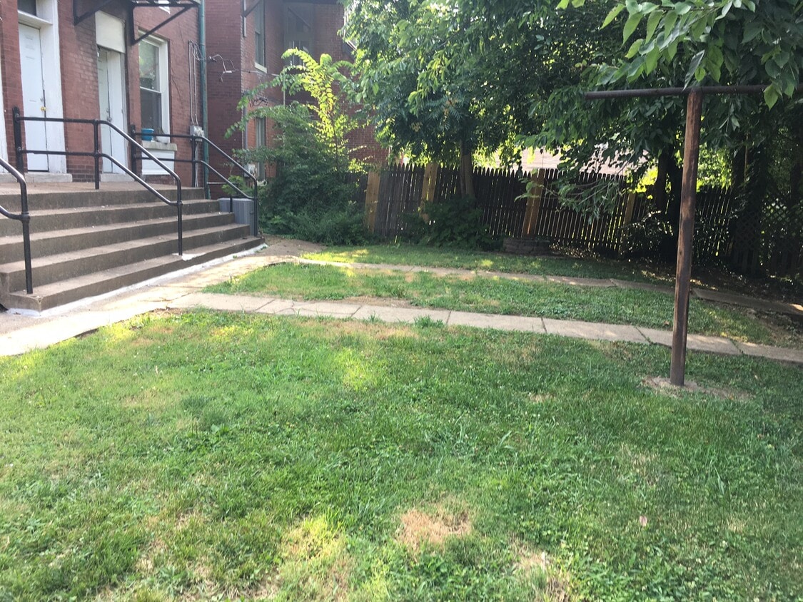 3147 Arsenal St, Saint Louis, MO 63118 Townhouse for Rent in Saint