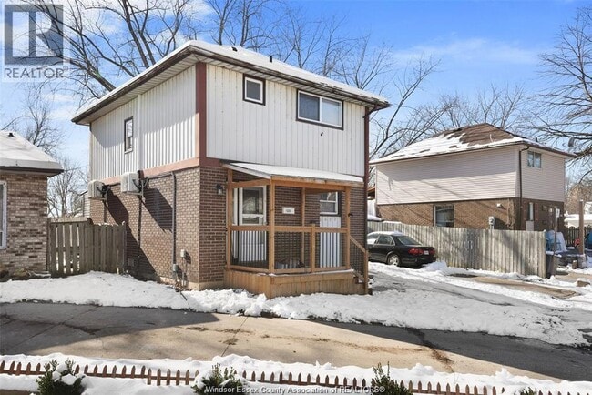 Building Photo - 1203 Cottage Pl