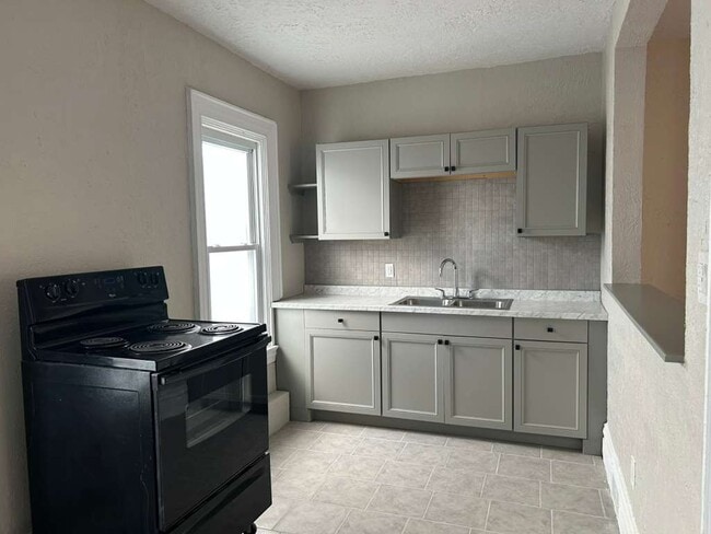 Building Photo - 108 Stamm Ave