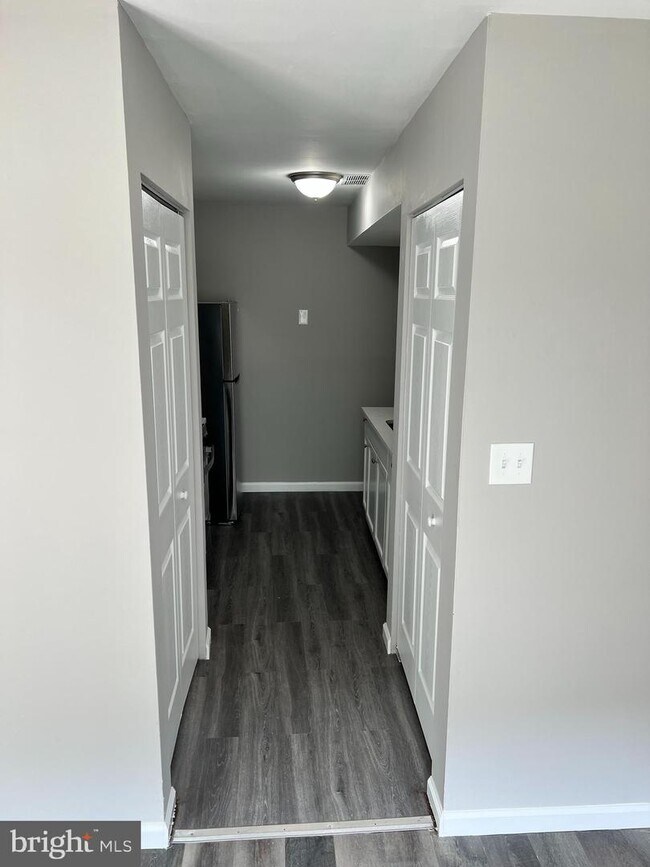 Foto del edificio - 1719 Fountain Rock Way