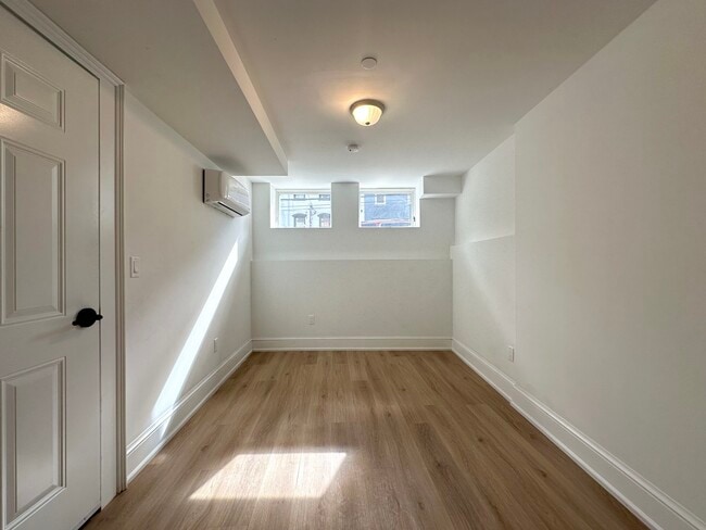 Building Photo - 140 3rd St