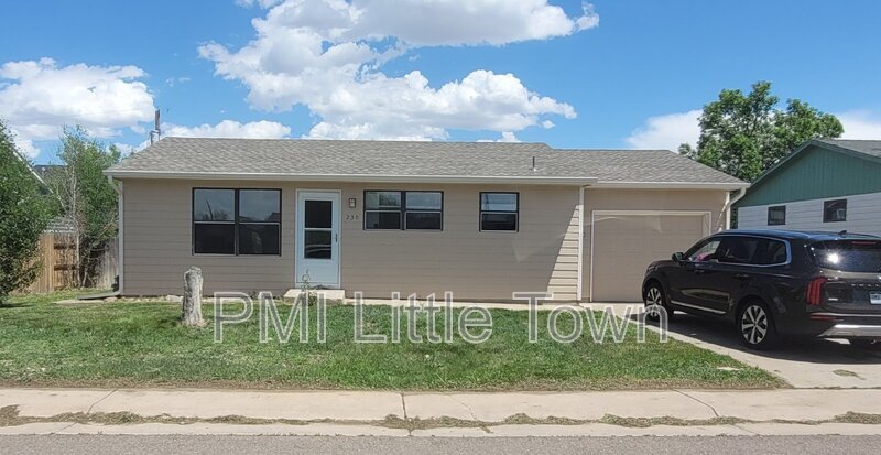 Primary Photo - 230 Elm St