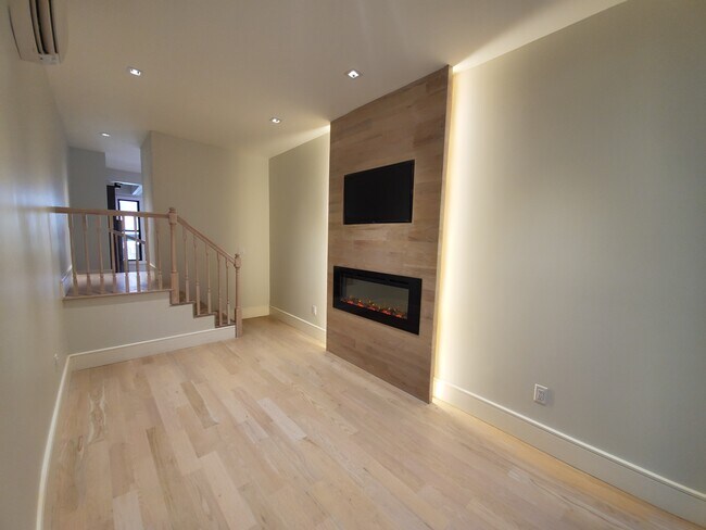 Foto del edificio - 542 Newark Ave