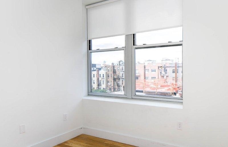 Primary Photo - 347 Lorimer St