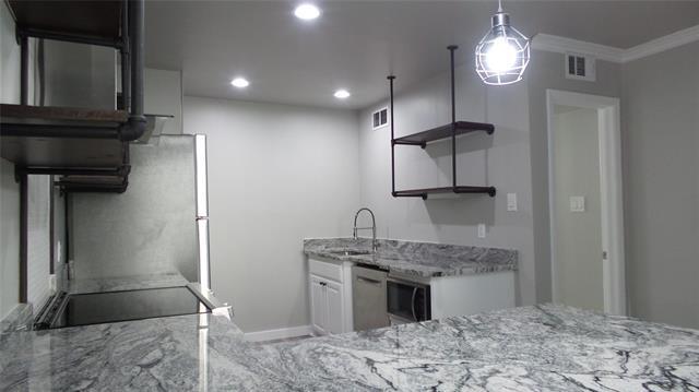 Foto del edificio - 5723 Harvest Hill Rd