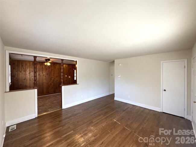 Foto del edificio - 4428 Brooktree Dr