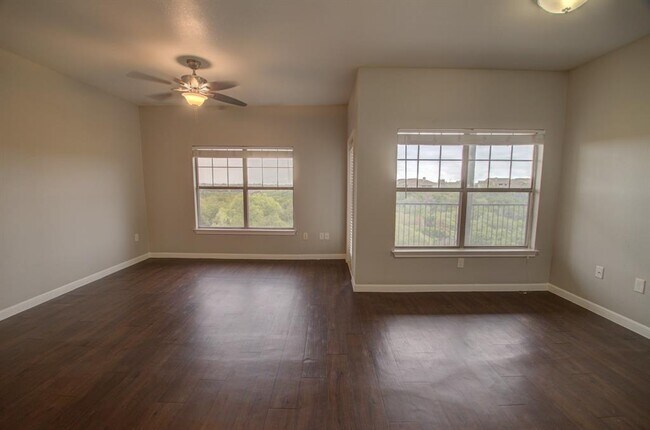 Building Photo - 2320 Gracy Farms Ln