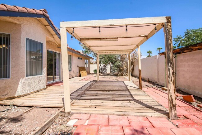 Building Photo - Charming Cul-de-Sac Home Awaits!