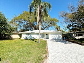 Building Photo - 111 N Cirus Ave