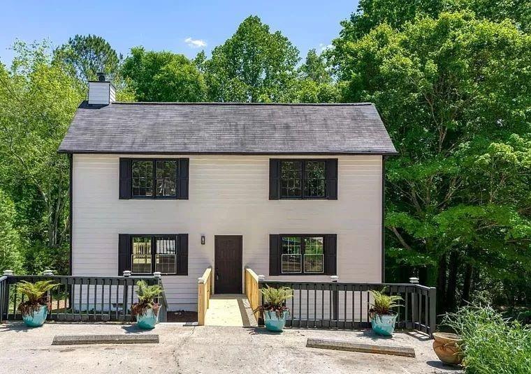 Primary Photo - 3377 Montheath Pass