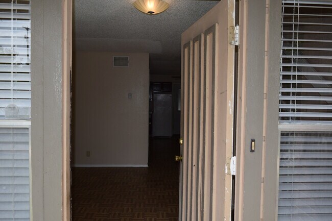 Foto del edificio - 10657 Starcrest Dr