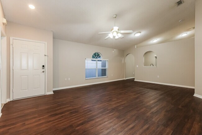 Building Photo - 30542 Double Dr