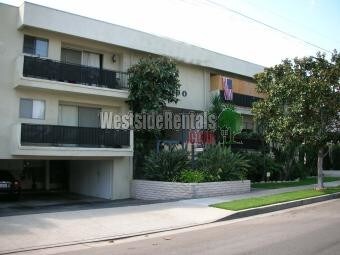 Foto principal - 18600 Burbank Blvd