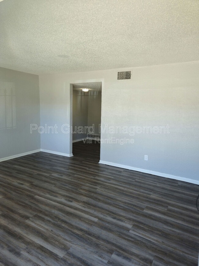 Building Photo - 1420 Cambridge Pl