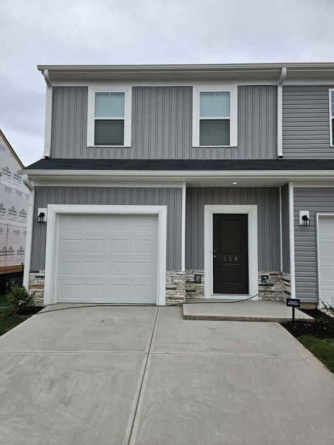Building Photo - 136 Randwick Ln