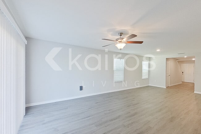 Building Photo - 8608 SW 43rd Ter