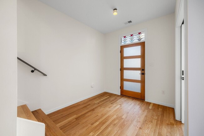 Building Photo - 223 S Stafford Ave