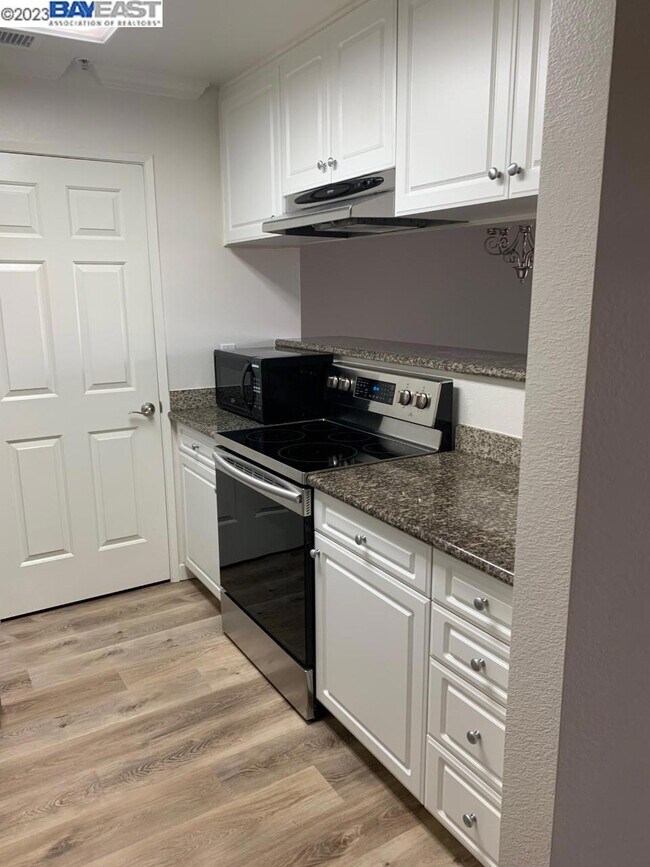 Foto del edificio - 805 Watson Canyon Ct