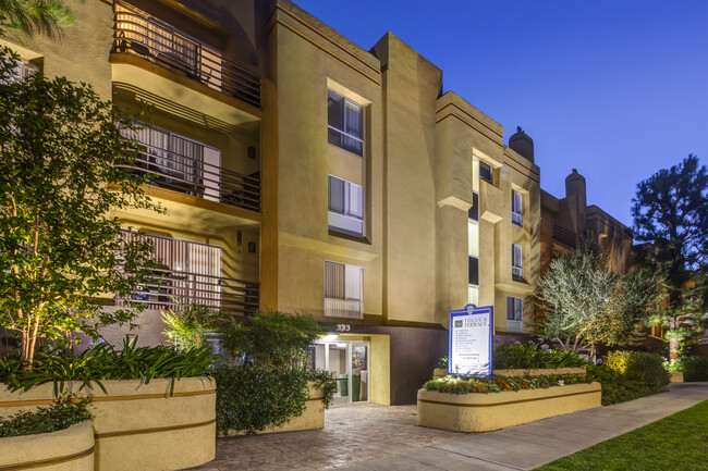 Building Photo - Toluca Terrace Apts.