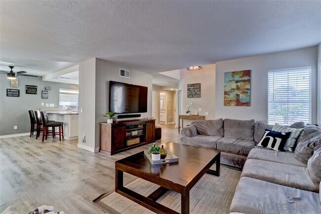 Living Room - 539 Avenida Aguila