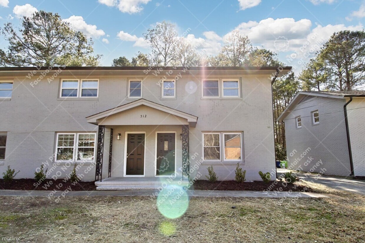 Primary Photo - 2 br, 2 bath Townhome - 312 Dacian Rd A A