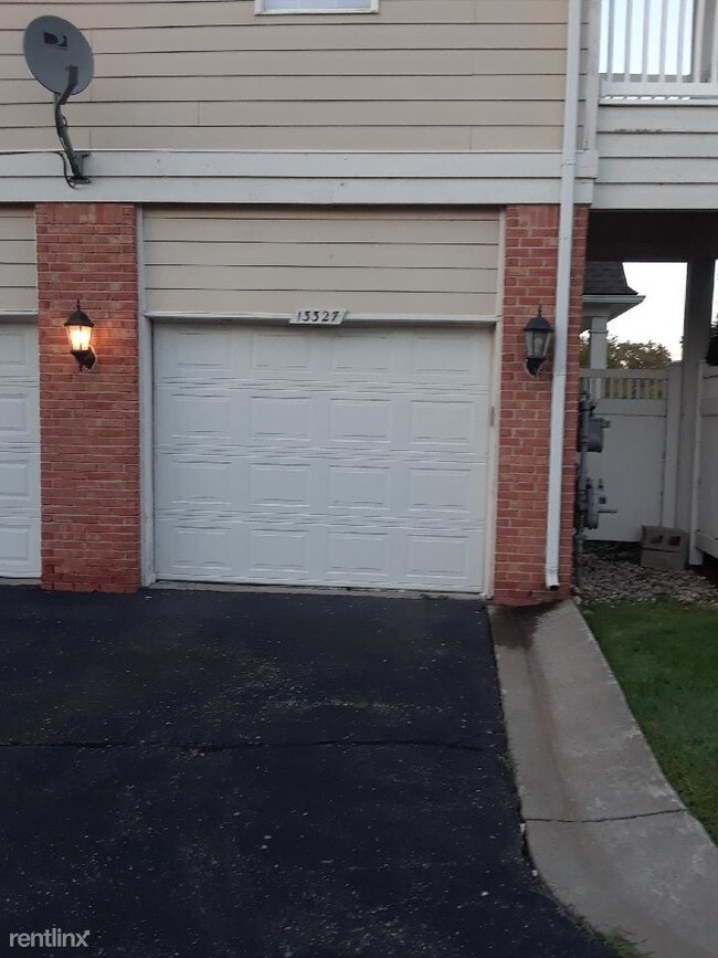 Foto del edificio - 13327 Hurston Foster Ln