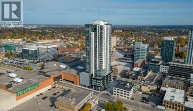Building Photo - 60 Charles St W