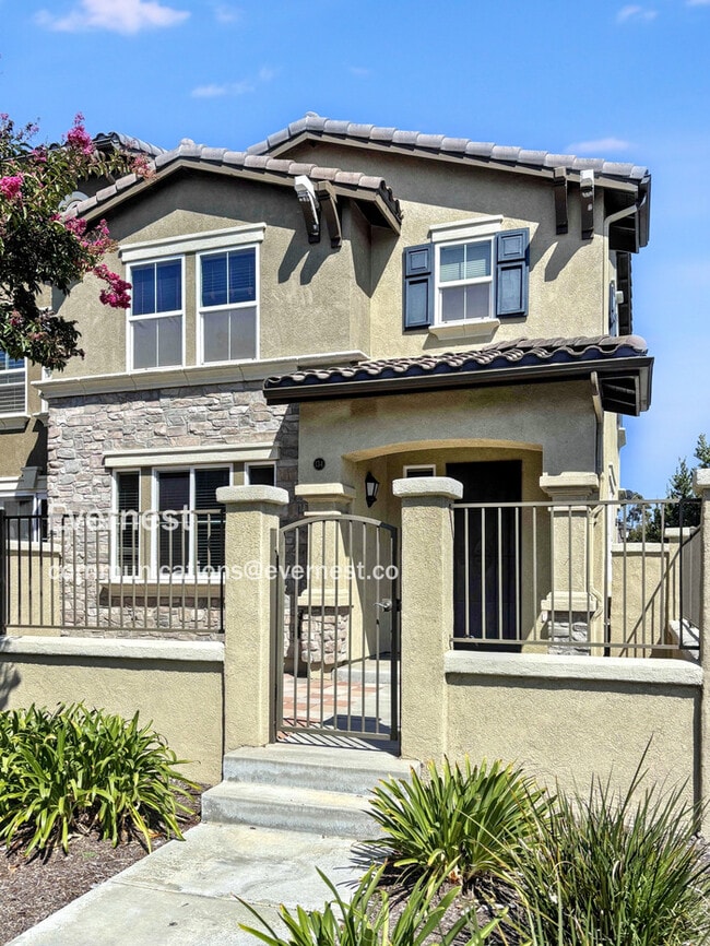 Building Photo - 10435 Whitcomb Way