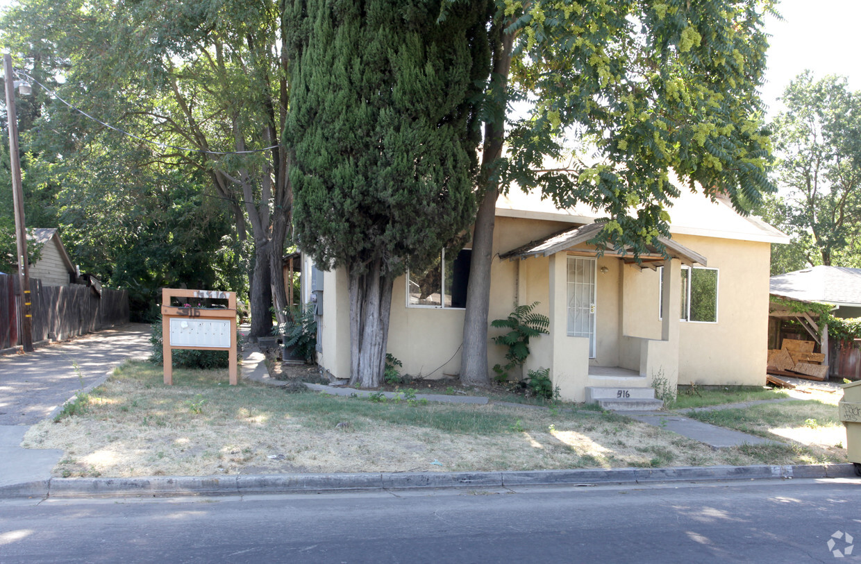 Primary Photo - 316 Burney St