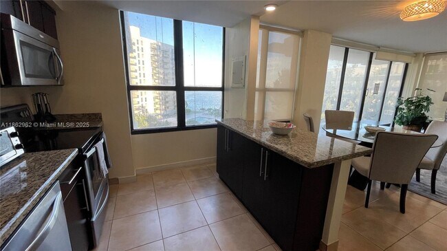 Foto del edificio - 780 NE 69th St
