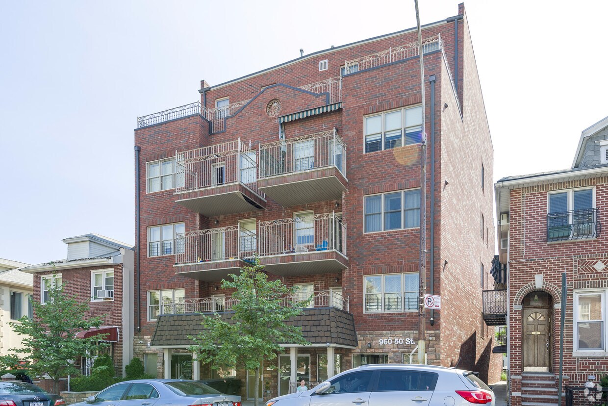 Foto principal - 960 50th St