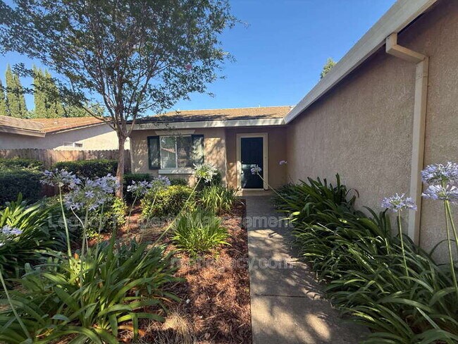 Foto del edificio - 4329 Middlebury Way