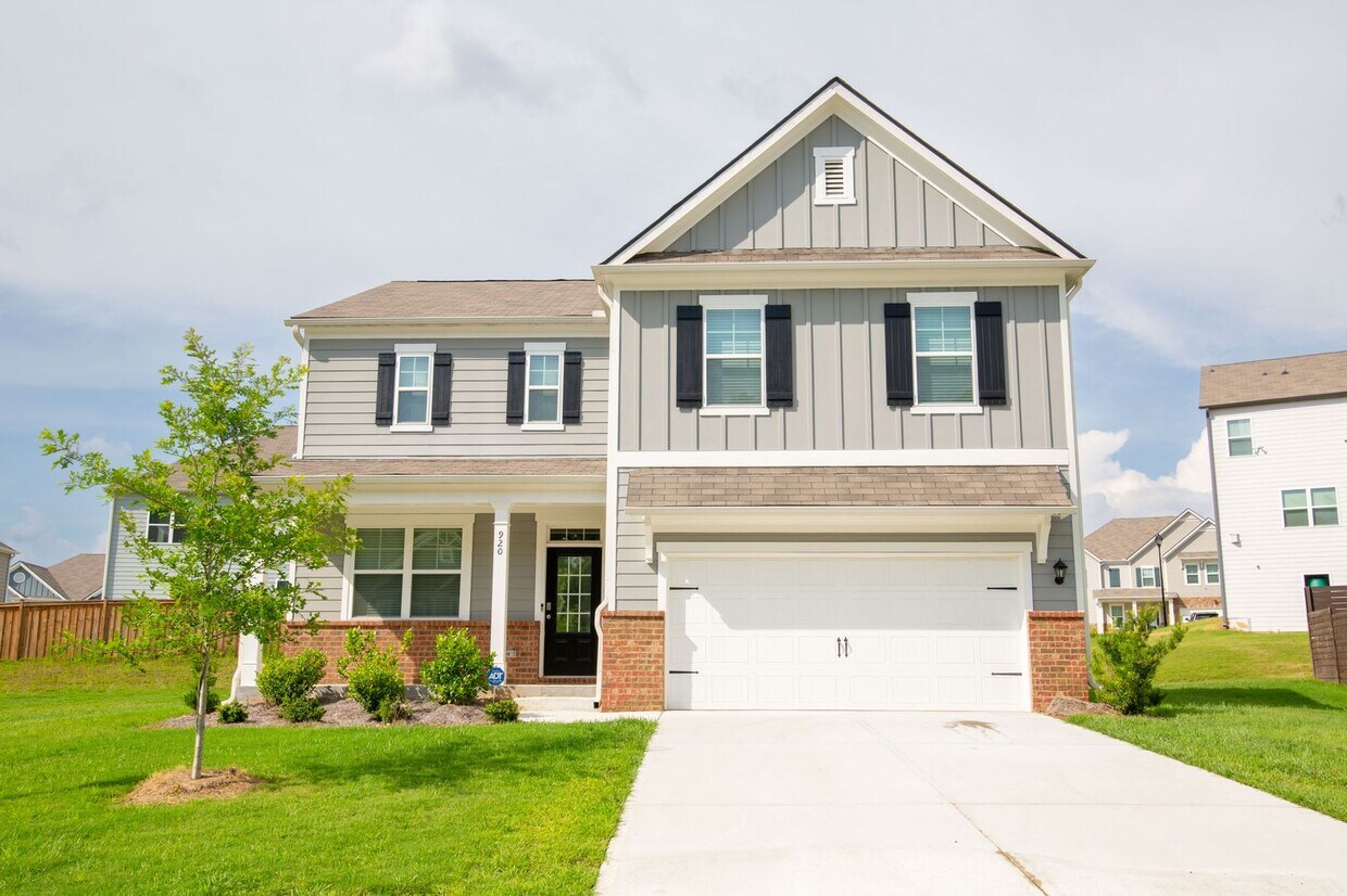 Foto principal - Spacious Family Home for Rent in Fairburn,...