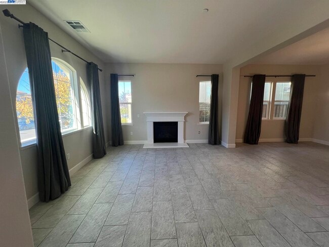 Building Photo - 1695 N Terracina Dr