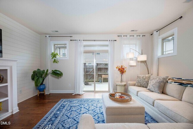 Building Photo - 2816 Piedmont River Way