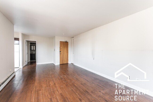 Building Photo - 5851 N Winthrop Ave