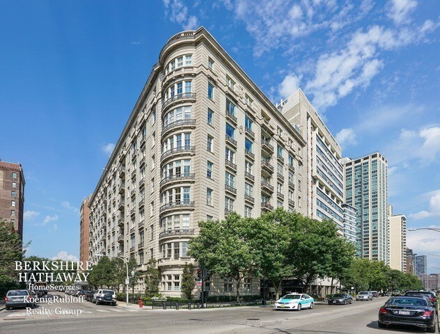 Primary Photo - 3400 N Lake Shore Dr