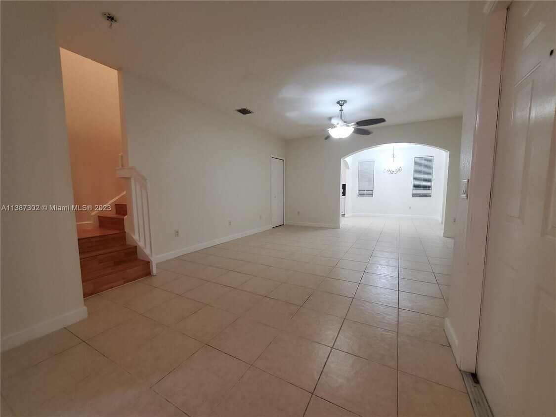 Primary Photo - 3924 SW 157th Ave