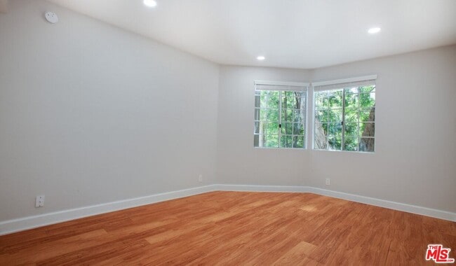 Foto del edificio - 1401 Ambassador St