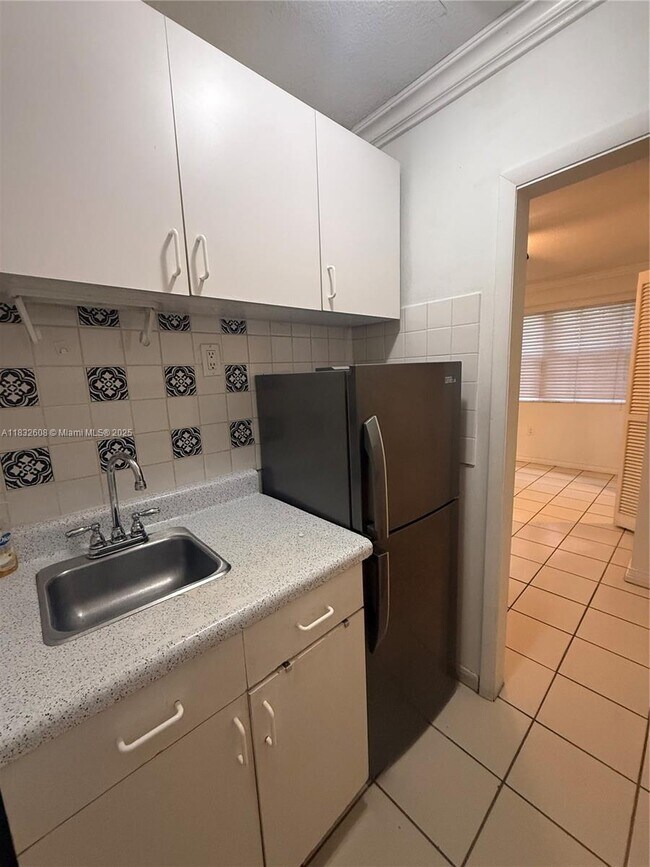 Foto del edificio - 2424 SW 18th Ave