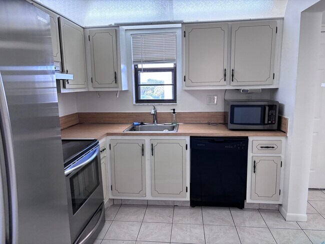 Foto del edificio - 9370 SW 8th St
